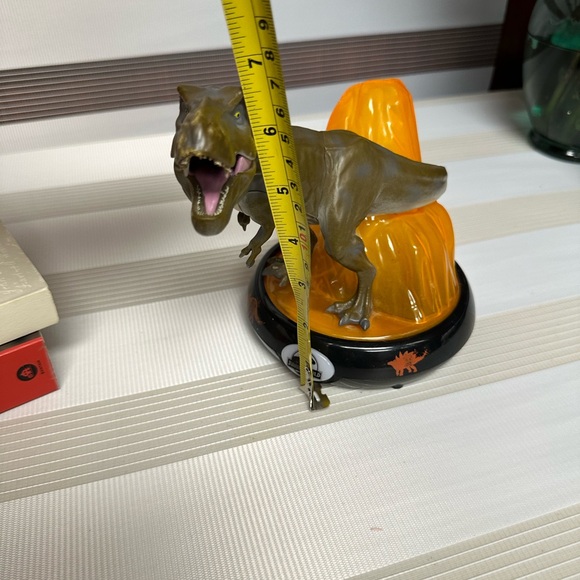 Jurassic Park Dinosaur T-Rex Volcano table top Night Light - Picture 6 of 15